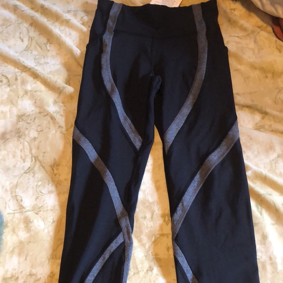 Lululemon - Picture 2 of 5